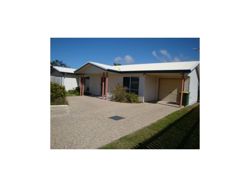 2/33 Frank Cowley Drive, Glenella QLD 4740