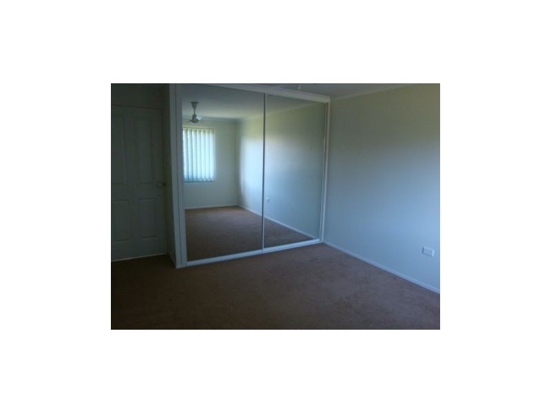 2/33 Frank Cowley Drive, Glenella QLD 4740