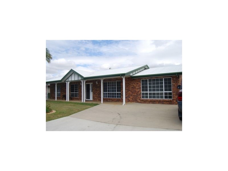 1 Davey Street, Glenella QLD 4740
