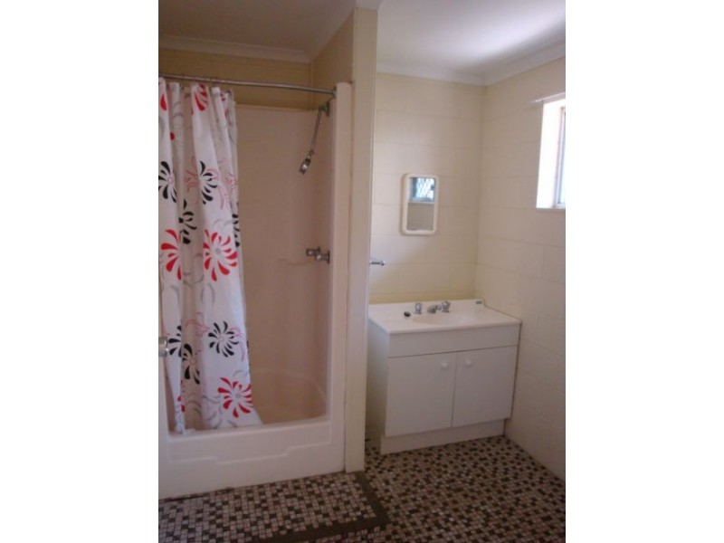 2/15 Norris Street, Mackay QLD 4740