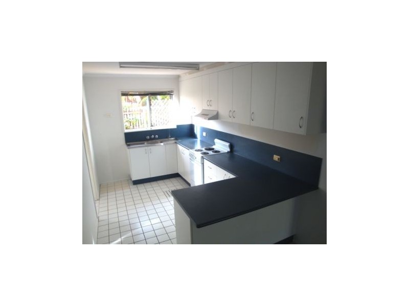 2/6 Whitney Street, Andergrove QLD 4740