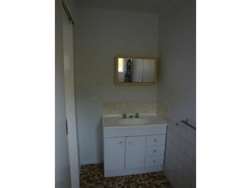 2/6 Whitney Street, Andergrove QLD 4740