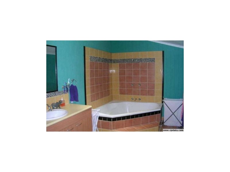 39 Lloyd, West Mackay QLD 4740