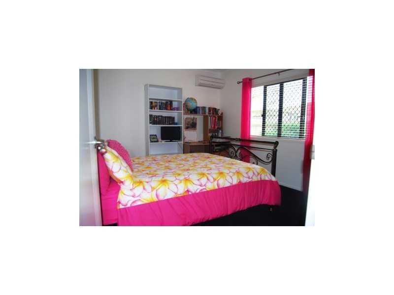 15 MONASH WAY, Ooralea QLD 4740