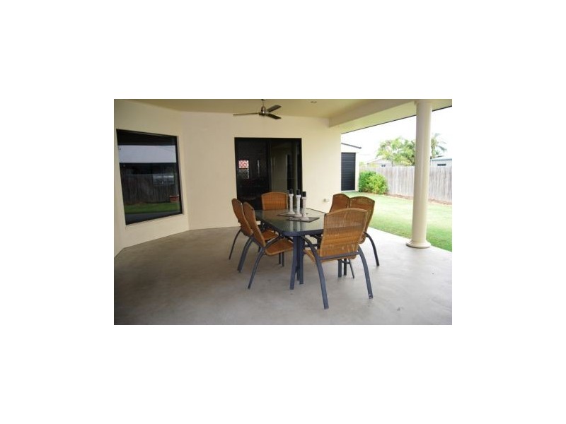15 MONASH WAY, Ooralea QLD 4740