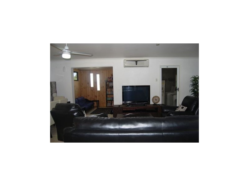 5 Christensen St, Bucasia QLD 4750