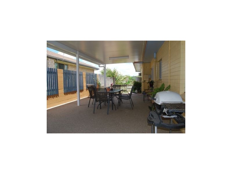 2 Mooney Crt, Glenella QLD 4740