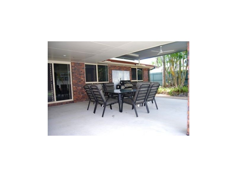 9 Skye Crt, Beaconsfield QLD 4740
