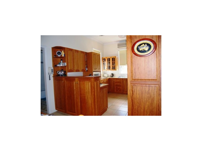 43 Lloyd St, West Mackay QLD 4740