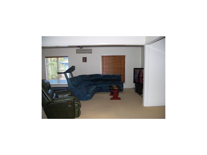 43 Lloyd St, West Mackay QLD 4740