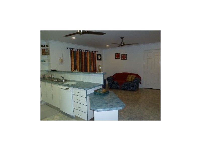 4 Marcella St, Rural View QLD 4740