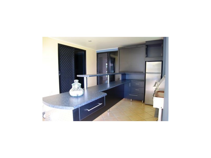 2 Douglas Cr, Rural View QLD 4740