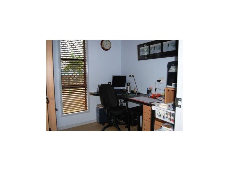 2 Douglas Cr, Rural View QLD 4740