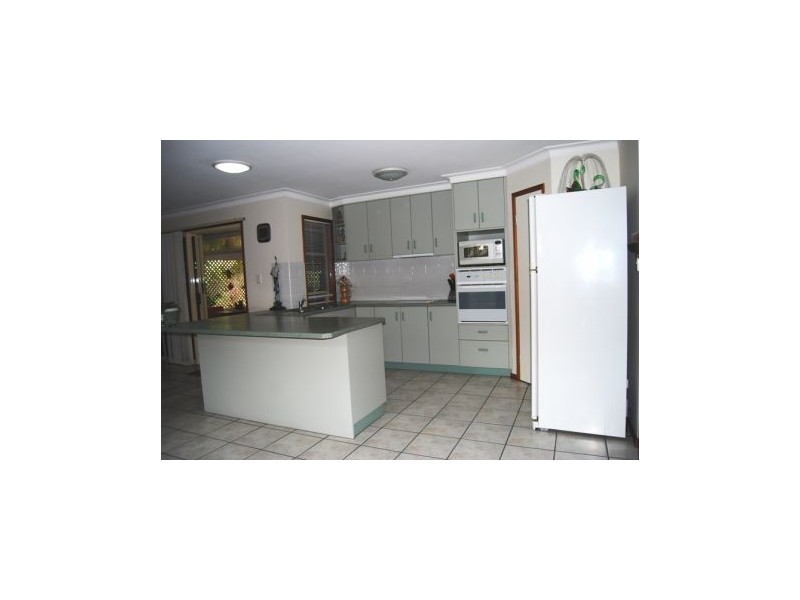 46 Davey St, Glenella QLD 4740