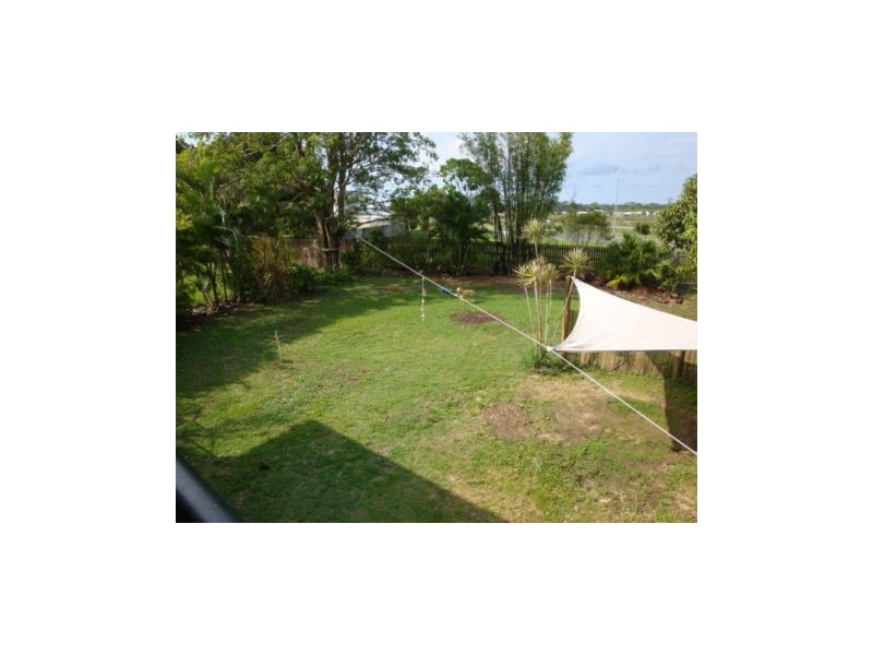 6 Christensen St, Bucasia QLD 4750