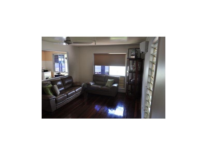 30 Kennedy Dr, Moranbah QLD 4744