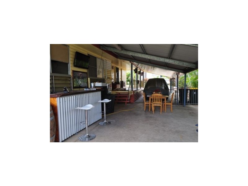 30 Kennedy Dr, Moranbah QLD 4744