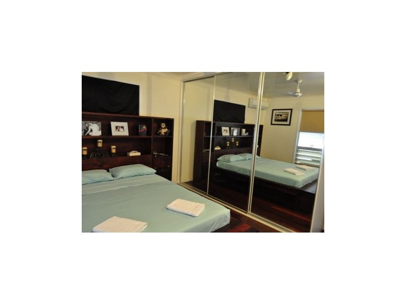 30 Kennedy Dr, Moranbah QLD 4744