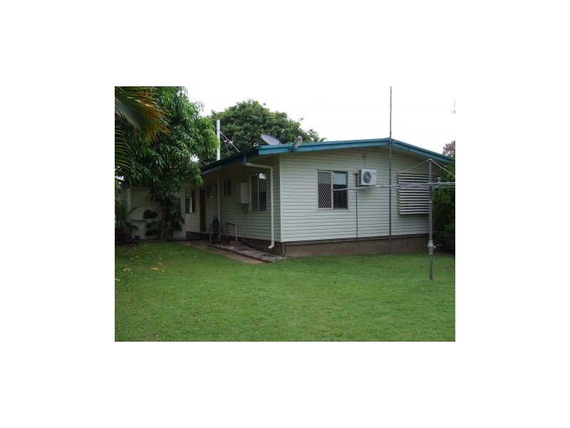 18 Mackenzie Dr, Moranbah QLD 4744