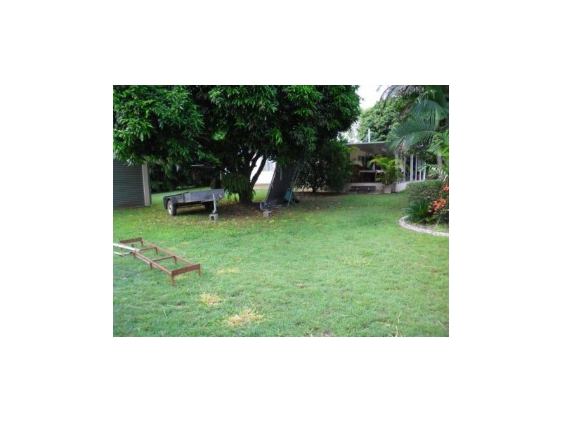 18 Mackenzie Dr, Moranbah QLD 4744