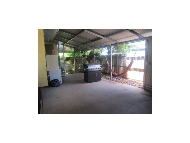 40 Flinders Drive, Moranbah QLD 4744