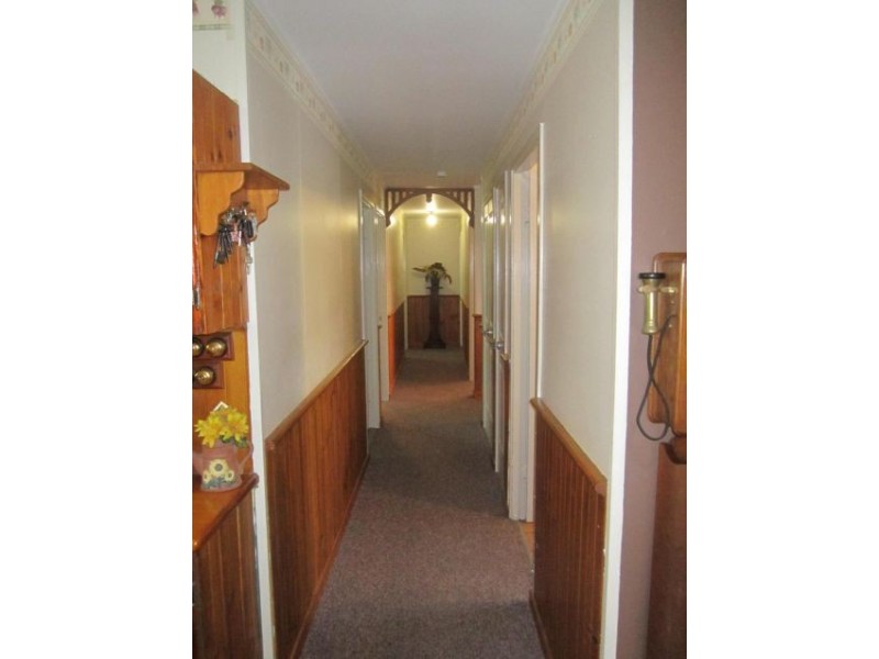 15 Mc Cool, Moranbah QLD 4744