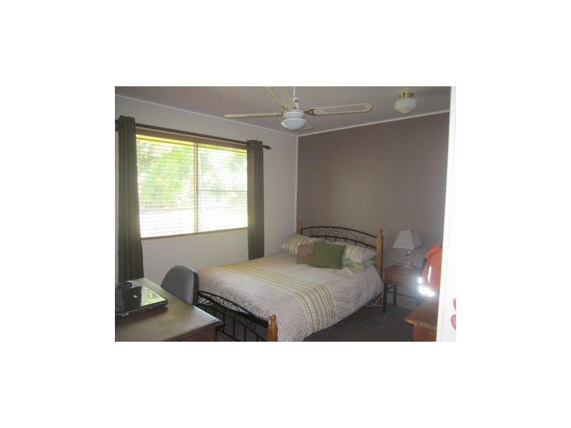 15 Mc Cool, Moranbah QLD 4744