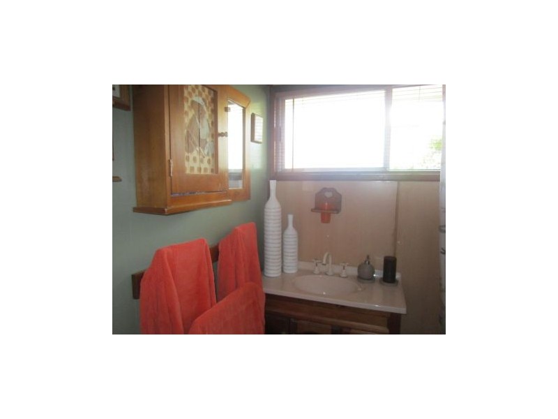 15 Mc Cool, Moranbah QLD 4744