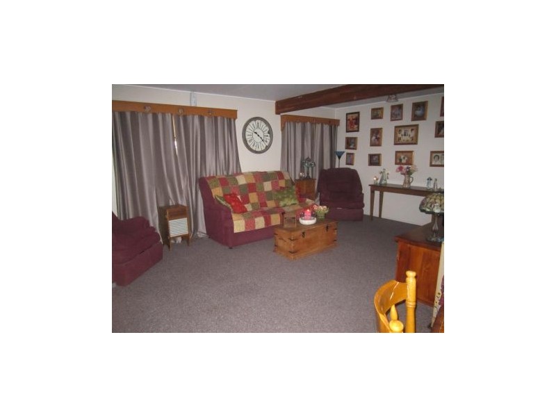 15 Mc Cool, Moranbah QLD 4744