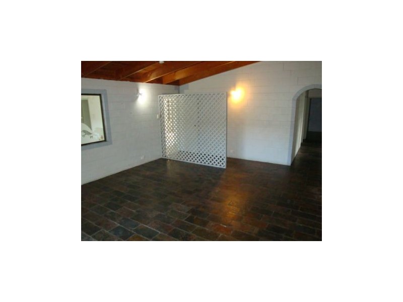 18 Lindesay Court, South Mackay QLD 4740