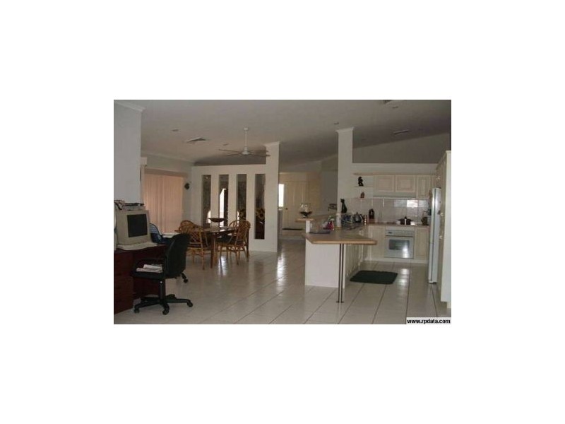 5 Langer Dr, Eimeo QLD 4740