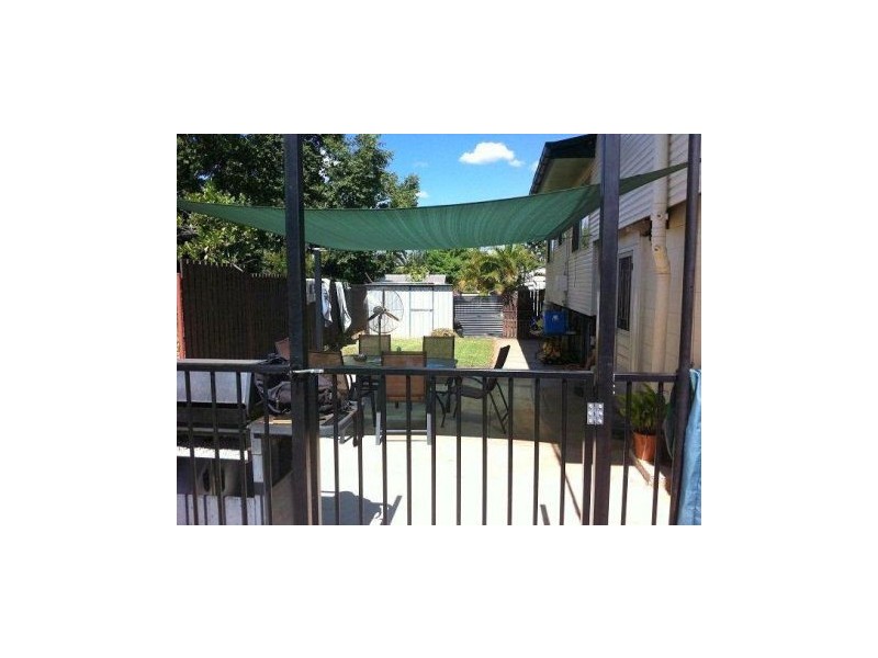 2 Rolfe St, Moranbah QLD 4744