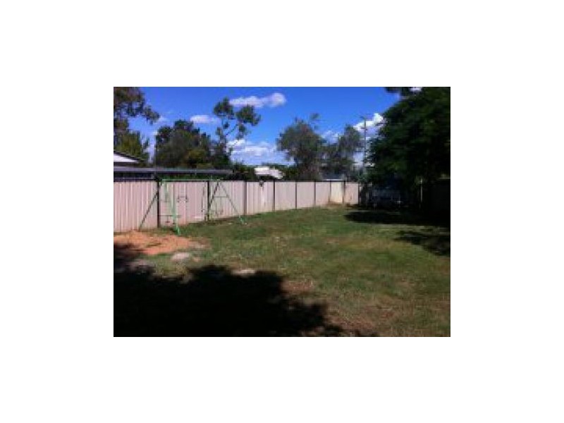 2 Rolfe St, Moranbah QLD 4744