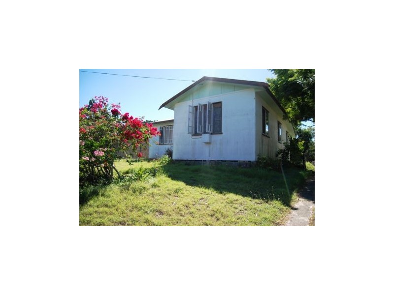 24 Pelican St, Slade Point QLD 4740