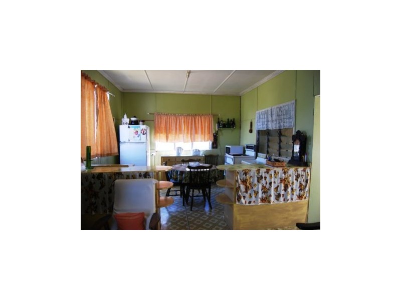 24 Pelican St, Slade Point QLD 4740