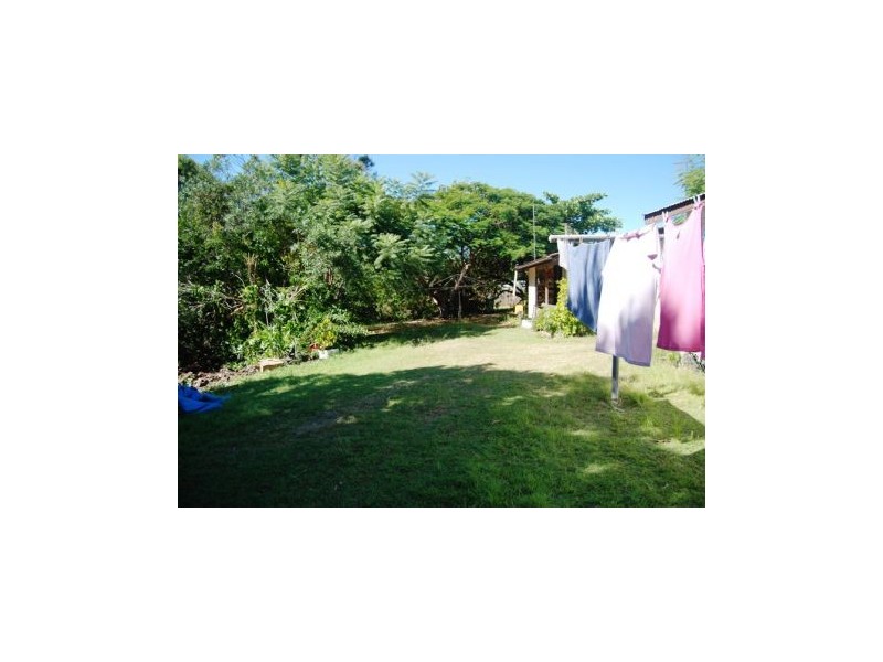 24 Pelican St, Slade Point QLD 4740