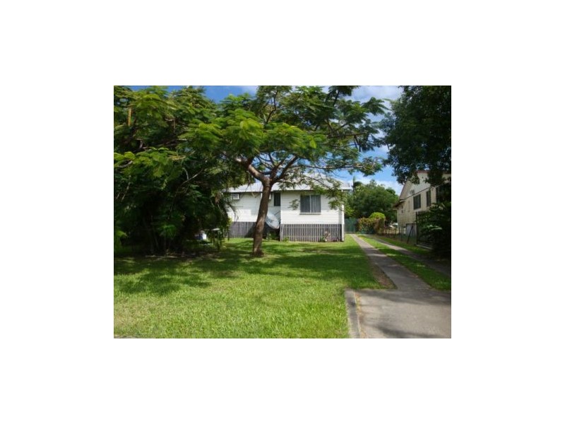 75 Broad Street, Sarina QLD 4737