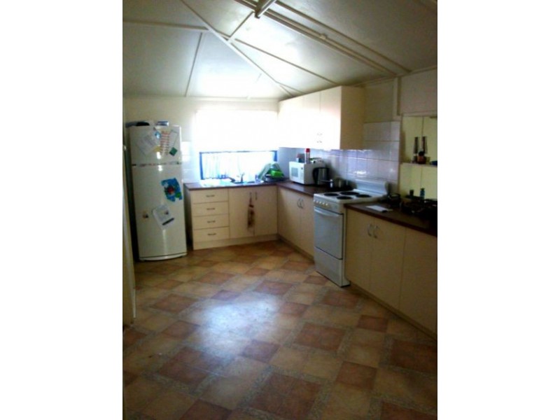 75 Broad Street, Sarina QLD 4737