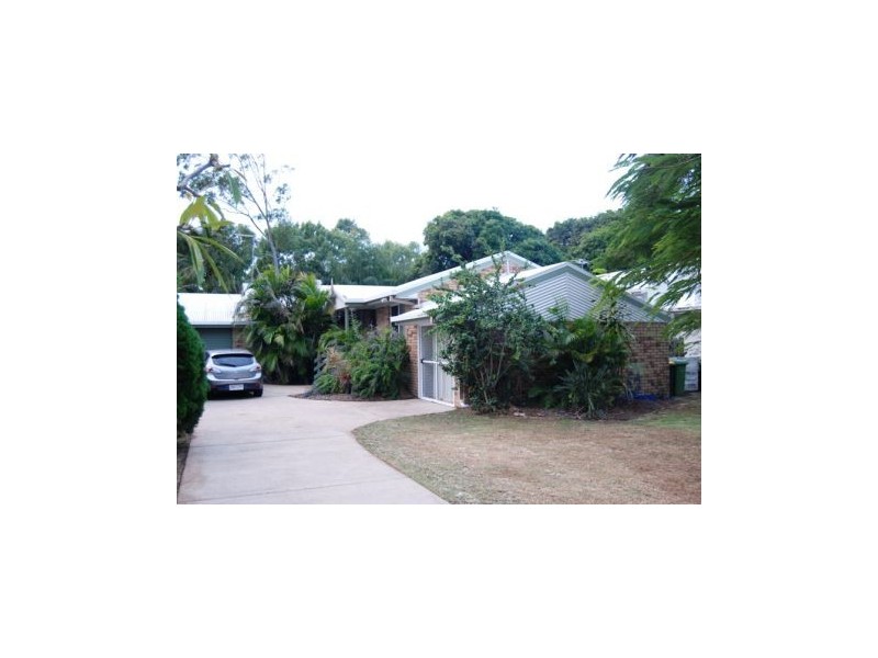 4 Pelican St, Slade Point QLD 4740