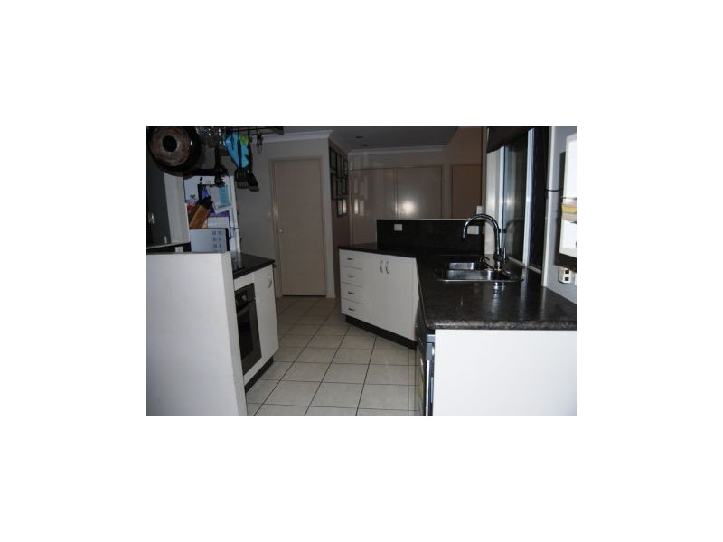4 Pelican St, Slade Point QLD 4740