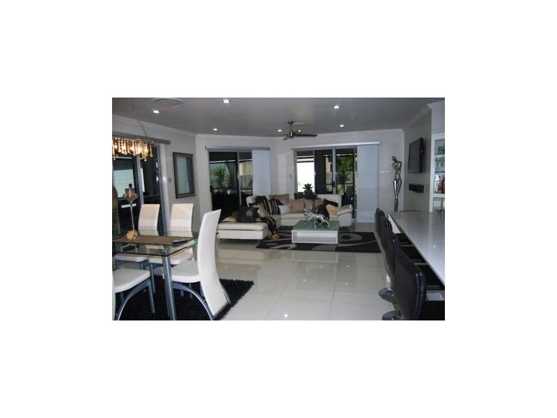 9 Helga Crt, Glenella QLD 4740