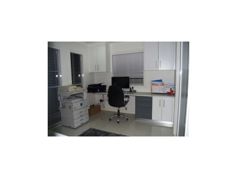 9 Helga Crt, Glenella QLD 4740