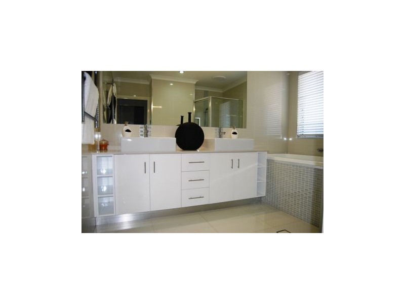 9 Helga Crt, Glenella QLD 4740