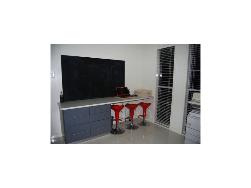 9 Helga Crt, Glenella QLD 4740