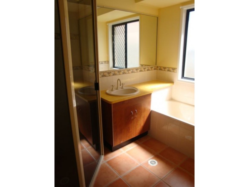 16 Barber Drive, Eimeo QLD 4740