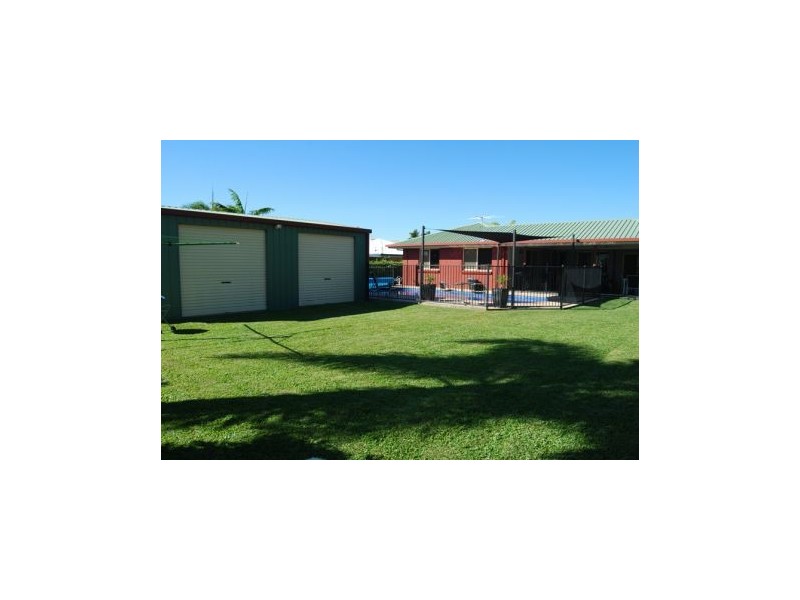 8 Sam Bezzina Dr, Beaconsfield QLD 4740