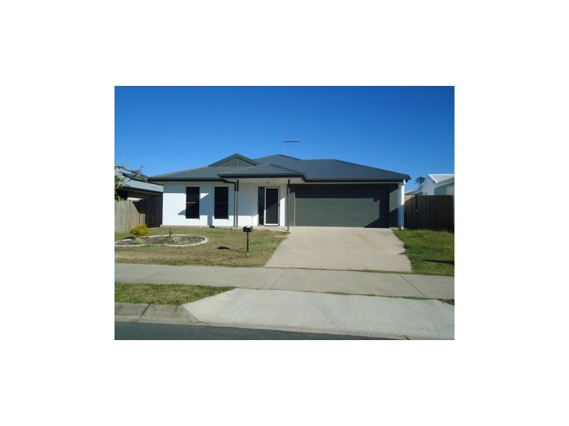 18 Helmsman Drive, Shoal Point QLD 4750
