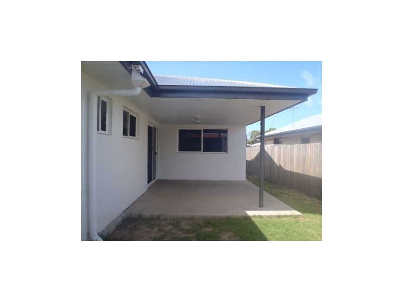 18 Helmsman Drive, Shoal Point QLD 4750
