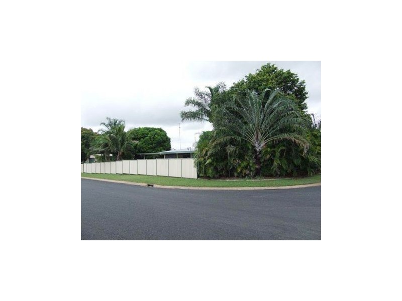 18 Mackenzie, Moranbah QLD 4744