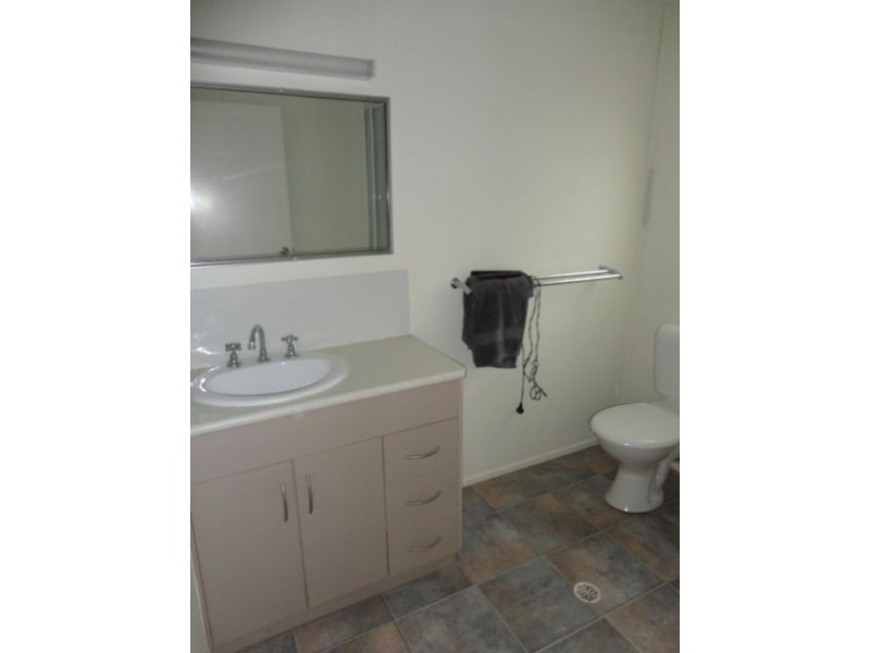 2/18 Ulanda Drive, South Mackay QLD 4740